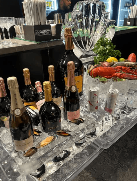 Masă de catering din gheață pentru băuturi și fructe de mare